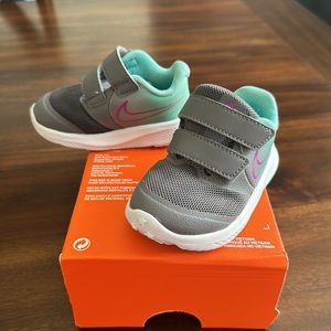 Nike star runner 2 baby sneakers by Nike